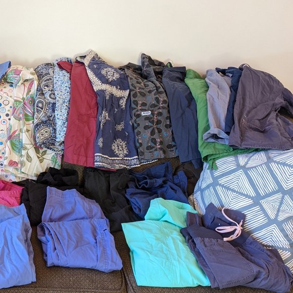 Scrubs - Picture 2 of 2